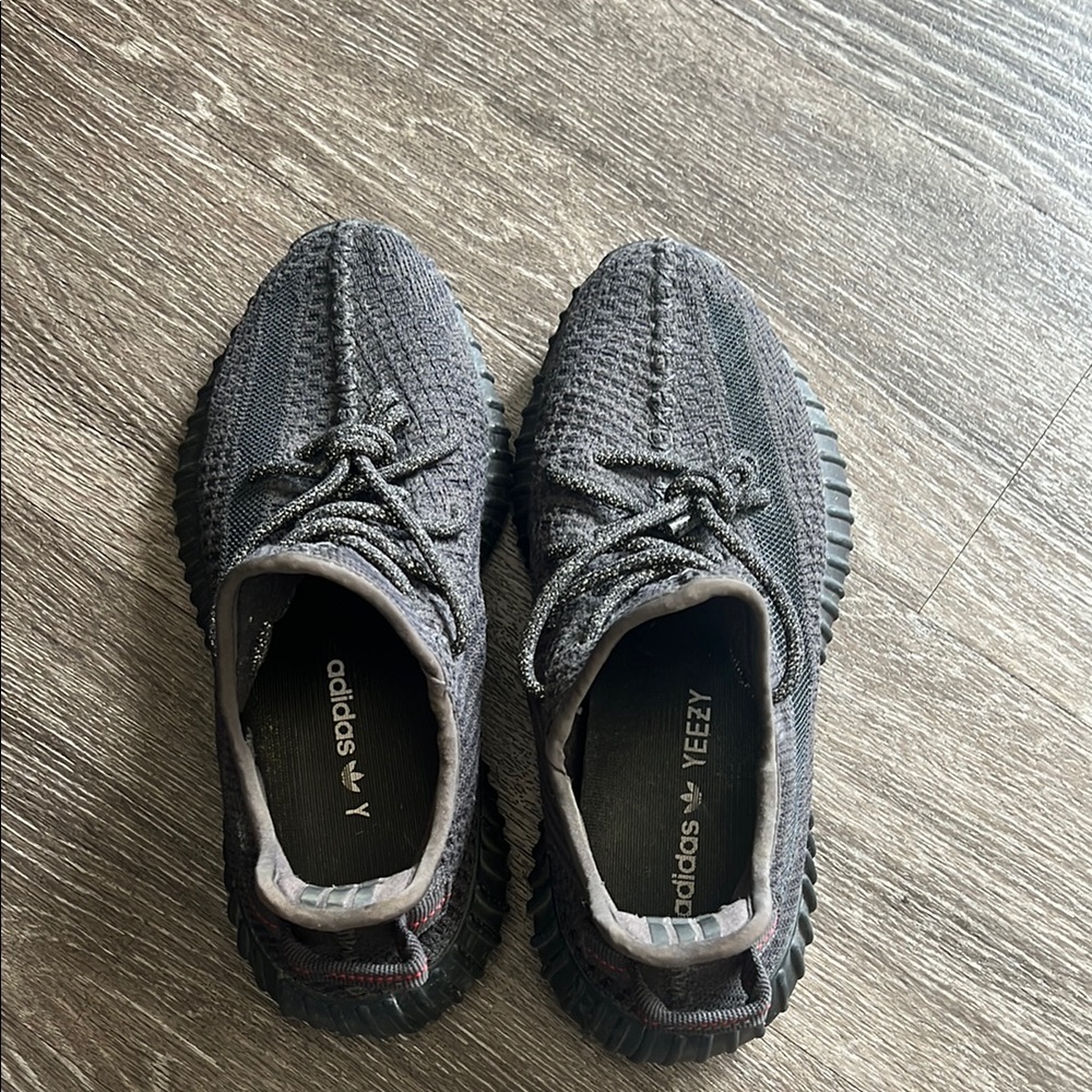 Adidas Yeezy Boost 350 V2 - Black